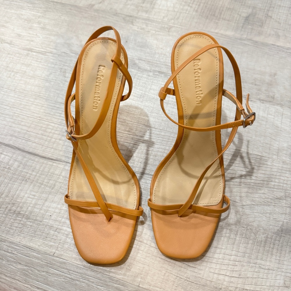 Reformation ivy heel in tan color see photos for some minor imperfections